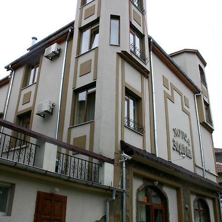 Family Hotel The Castle Shumen Exterior foto